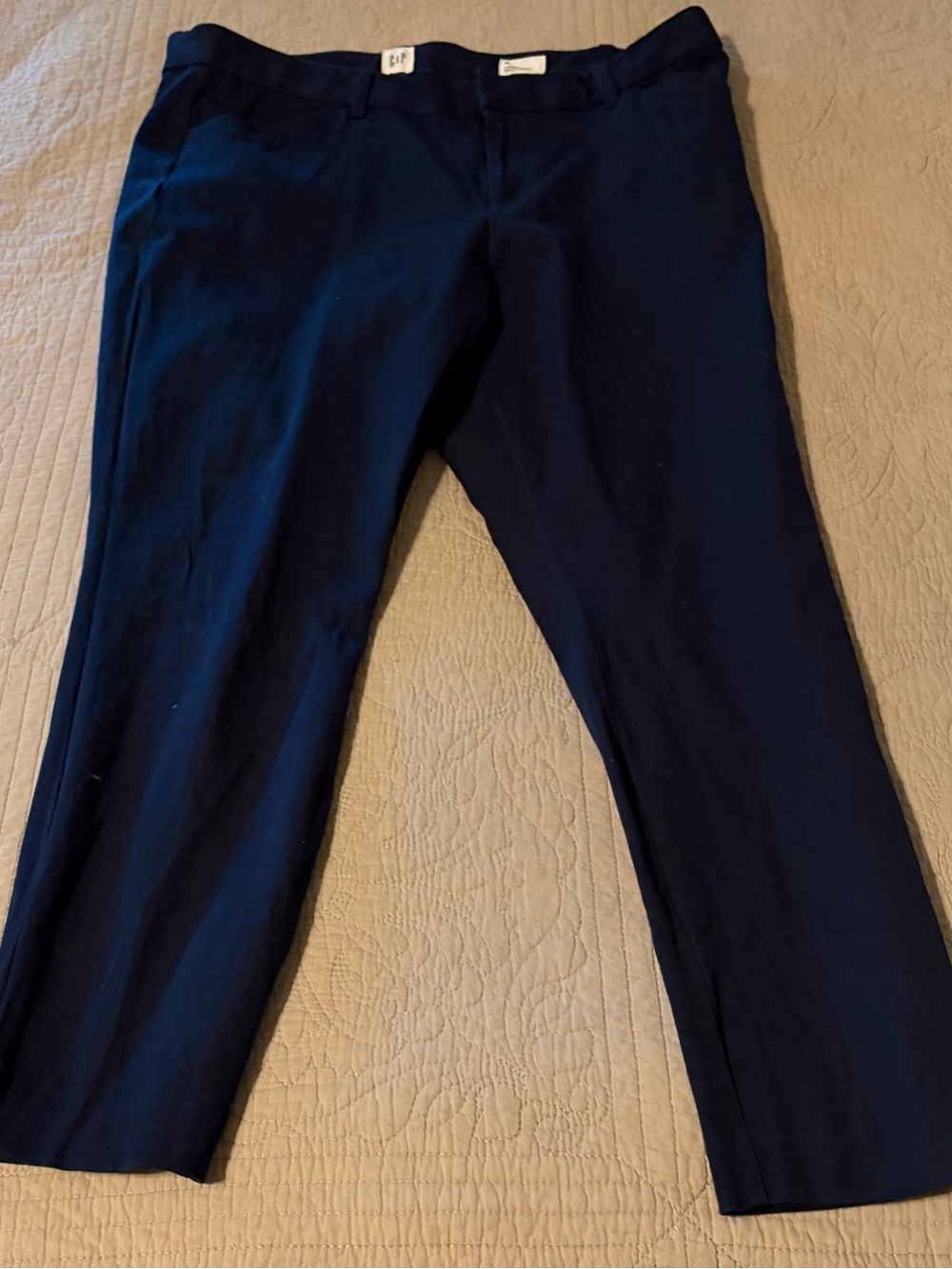 GAP Women’s Dark Navy casual/work pants. Stretch cotton, skinny ankle. Size 16